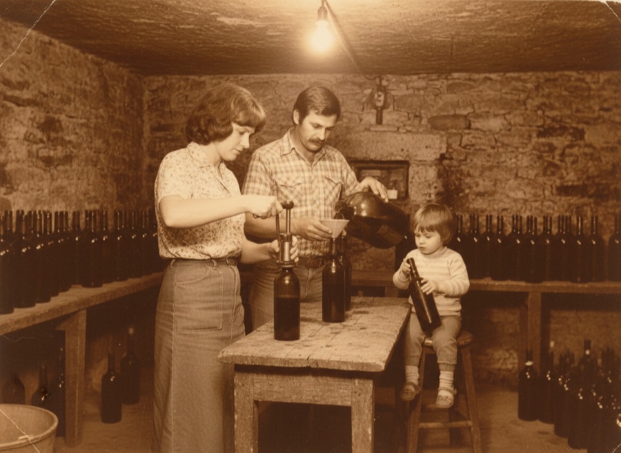 El mismo patio, 1978 — el primer embotellado